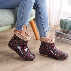 Bottes de pluie imperméables à talon haut en caoutchouc, imprimées sur mesure, motif floral, pour femme - Doublure en maille pour l'hiver et l'été - Product Image 3