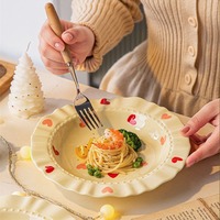 Lot de Plats en Céramique en Forme de Cœur Mignons, Assiettes Vintage Crème Jaune Festonnées pour Pâtes et Salades, Vaisselle de Cuisine pour la Maison et les Restaurants