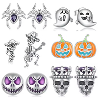 Venta al por mayor de aretes de plata de ley 925 con diseños originales y adorables de calavera, araña, calabaza y cara de fantasma, chapados en rodio y con acabado brillante, para fiesta de Halloween, en paquete a granel
