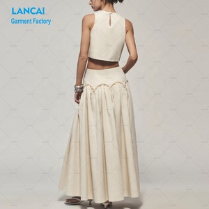 Ensemble deux pièces sur mesure OEM pour femmes, haut <span class=keywords><strong>court</strong></span> en coton et lin avec volants, jupe longue smockée - Product Image 4