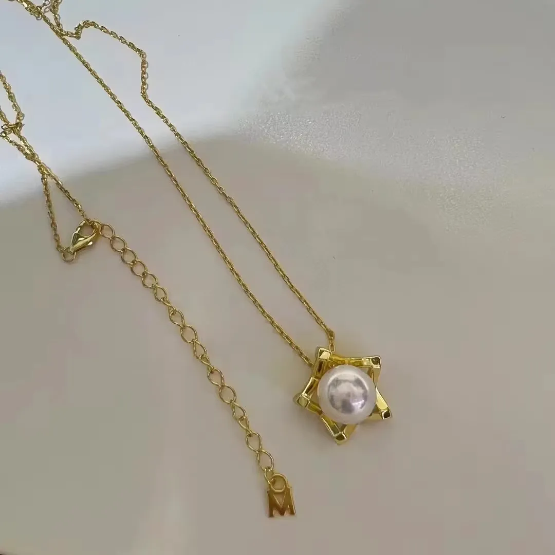 Light luxury ladies 8.5-9mm round seawater pearl necklace jewelry 18k Gold with sea pearl