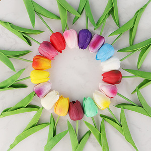Mini-tulipes artificielles en PU faites à la main, fleurs artificielles miniatures transfrontalières pour centres de table de mariage, vente en gros - Product Image 1