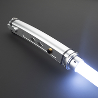 Sabre laser Nexussabers Pivot Ahsoka, fabriqué sur machine CNC, rechargeable par USB, avec 34 effets sonores pour un divertissement lumineux