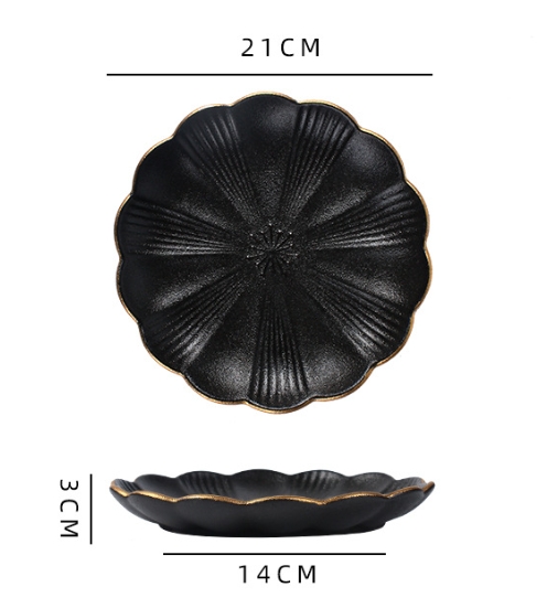 Assiette de 8 pouces avec ligne dorée