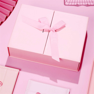 Boîte <span class=keywords><strong>de</strong></span> <span class=keywords><strong>calendrier</strong></span> <span class=keywords><strong>de</strong></span> <span class=keywords><strong>l</strong></span>'<span class=keywords><strong>avent</strong></span> en carton <span class=keywords><strong>de</strong></span> luxe personnalisée, poignée, doublure en plastique, gaufrage, feuille UV tendance, 6 mm, recyclable, fermeture magnétique, rigide - Product Image 4