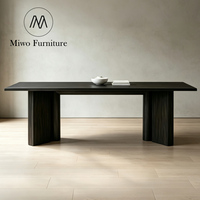 Table de salle à manger rectangulaire moderne de luxe en bois massif noir avec pieds de style nordique et chaises, ensemble 6 ou 8 places