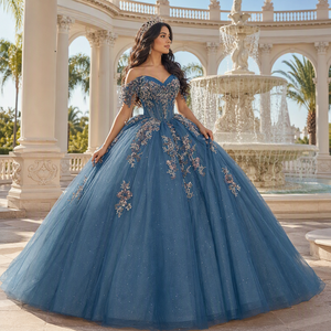 Robe de soirée élégante bleu marine, style bal, épaules dénudées, avec broderies florales faites à la main, longueur au sol. - Product Image 1