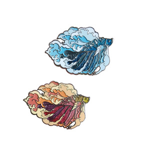 Distintivo Personalizzato in Metallo a Forma di Falce da Strega - Product Image 6