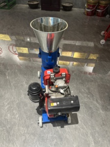 <span class=keywords><strong>Vente</strong></span> directe d'usine - Machine à granulés d'aliments pour animaux diesel multifonctionnelle - Granulateur d'aliments pour volailles et animaux aquatiques - Moulin à granulés pour animaux de ferme - Product Image 5