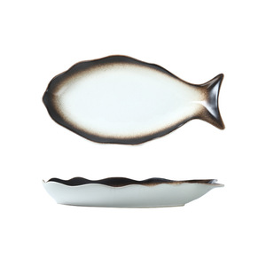 Vente en gros d'assiettes de style japonais rétro en céramique en forme de <span class=keywords><strong>poisson</strong></span> cuites à la vapeur pour restaurant assiettes de <span class=keywords><strong>poisson</strong></span> en porcelaine 12 pouces 14 pouces - Product Image 6