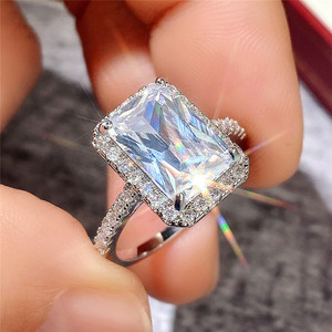Anello Elegante da Donna, Design Semplice, Accessorio per Uso Quotidiano - Product Image 4