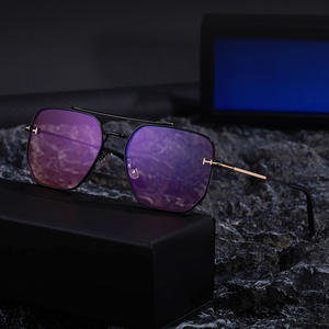 Nuevas gafas de sol con montura cuadrada para hombre, montura negra de PC, protección UV400, clase 2, diseño moderno - Product Image 4