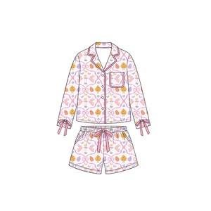 Pyjamas de Pâques personnalisés pour enfants, imprimé lapin et œuf mignon sur toute la surface, haut à manches longues boutonné, short à taille élastique - Product Image 4