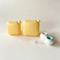 Vente en gros de flacons en plastique carrés jaunes de 40/60 ml, pour démaquillant, crème solaire, sérums, lotions, flacons cosmétiques rechargeables