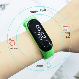 <span class=keywords><strong>Orologio</strong></span> <span class=keywords><strong>Digitale</strong></span> LED Sportivo <span class=keywords><strong>da</strong></span> Esterno Impermeabile con Touchscreen, Nuovo Modello 2026, Vendita all'Ingrosso, Unisex per Ragazzi, Ragazze, Bambini e Donne - Product Image 3