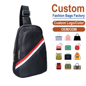 Sac de poitrine pour homme en cuir véritable grainé avec accent rayé audacieux, fermeture à double fermeture éclair, idéal pour les trajets urbains et les aventuriers du week-end - Product Image 1