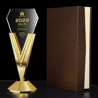 Plaque de récompense en cristal personnalisée trophée en métal souvenir tasse en verre trophée en cuivre pour les cadeaux de bienvenue et les cadeaux de salon professionnel