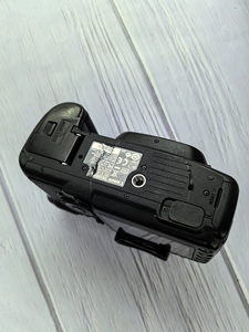 Appareil photo reflex numérique plein format <span class=keywords><strong>5D</strong></span> <span class=keywords><strong>Mark</strong></span> <span class=keywords><strong>II</strong></span> 21,10 Mpx avec vidéo 1080p à bas <span class=keywords><strong>prix</strong></span> - Product Image 5