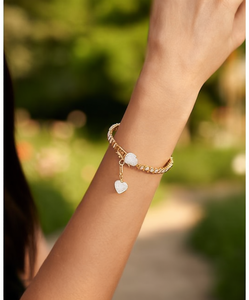 Bracciale con Charm a Cuore con Diamanti Macy's, Placcato in Oro 18K, Gioiello di Moda per Donna, Idea Regalo - Product Image 2