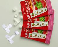Bouchon à vis en plastique de 9.6mm avec bec pour sceller la pochette pour sauce tomate vinaigrette autres aliments liquides couvercles et fermetures de bouteilles