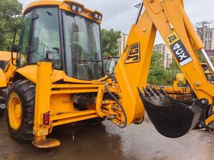 รถตักล้อยาง JCB 4CX มือสองจากญี่ปุ่นแท้ พร้อมเครื่องยนต์ แบริ่งเกียร์บ็อกซ์ กำลัง 129 กิโลวัตต์ รับน้ำหนัก 4 ตัน พร้อมปั๊มหลัก - Product Image 3