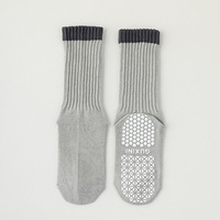 Chaussettes de yoga mi-mollet assorties aux pantalons Shark, chaussettes de sport contrastées, chaussettes de Pilates tendance pour femmes, personnalisables