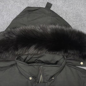1.3 MOQ Rendah Grosir Jaket Moose Parka Mewah Musim Dingin dengan Tudung Bulu Asli untuk Pria - Product Image 1