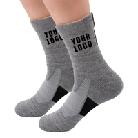Chaussettes de sport avec logo personnalisé pour hommes Chaussettes de marathon de course de haute qualité Chaussettes de sport personnalisées pour le basket-ball et le cyclisme avec logo