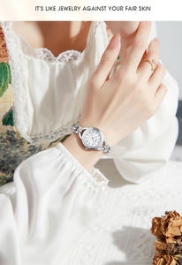 Reloj de Cadena Vintage de Lujo Ligero Especial de Navidad para Mujer - Product Image 3