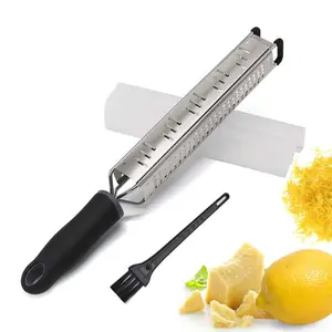 Nuovo design 3 in 1 grattugia portatile multiuso in acciaio inossidabile trituratore agrumi Zester grattugia per formaggio affettatrice per frutta e verdura