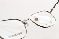 Gafas Ópticas de Titanio Shenzhen 2025 de Alta Calidad, Ligeras, Diseño Punk, Grabado a Mano, Montura Grande, Clásicas con Diamantes