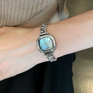 Reloj de Pulsera para Mujer CILOA Retro Sugar Square, Esfera Degradada Marrón Caramelo, Cadena Metálica, Elegante Reloj de Cuarzo para el Día a Día - Product Image 6