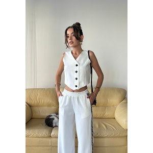 Conjunto de chaleco corto y pantalones blancos - Conjunto de dos piezas de verano con detalle de dobladillo con abertura y rayas laterales, talla XS, top de corte ajustado - Product Image 1