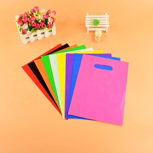 Vente en gros de sacs en plastique personnalisés avec logo sacs t-shirts recyclables sacs à provisions avec poignée découpée pour la promotion de l'épicerie - Product Image 2