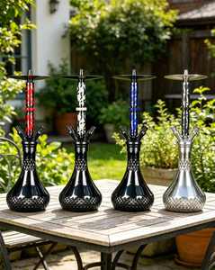 Ensemble de chicha décoratif en aluminium avec bol en verre, plusieurs tubes, design géométrique noir, pour usage en lounge - Product Image 4