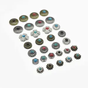 최신 매력적인 디자인 꽃 패턴 라인 석 터키석 Conchos 금속 동전 버튼 가죽