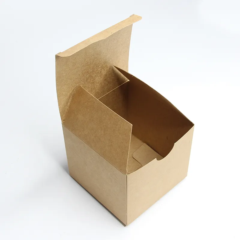 Экологичная биоразлагаемая упаковочная коробка из крафт-бумаги с индивидуальным логотипом, напечатанная с тиснением, матовая ламинация
