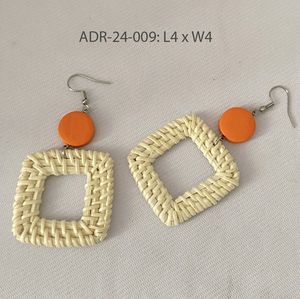 Pendientes cuadrados de ratán hechos a mano con acentos de madera naranja-Pendientes colgantes bohemios ligeros para mujer - Product Image 2