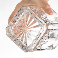 Bouteille de luxe en verre transparent de 750 ml en forme de pyramide pour vodka, whisky, brandy, gin, tequila, rhum, liqueur avec bouchon à vis