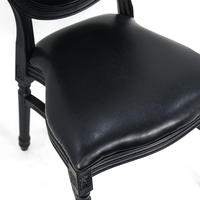 Chaise de mariage Martina Antique Traditionnelle en plastique Chiavari, empilable, durable, avec coussin en mousse, dossier solide, pour usage commercial extérieur