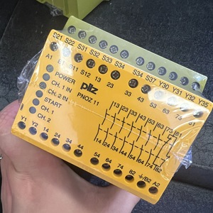 รีเลย์นิรภัย Pilz Pnoz 11 230-240 โวลต์ AC 24 โวลต์ DC 10 แอมป์ เอาต์พุตแบบอิเล็กโทรเมคานิค สำหรับใช้งานในอุตสาหกรรม - Product Image 2
