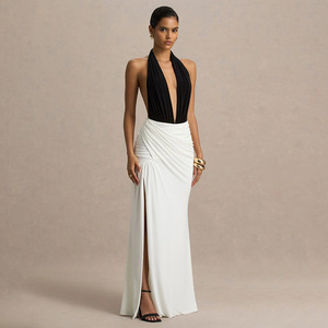 Robe de soirée longue plissée à col halter, dos nu et fente pour femme - Product Image 3