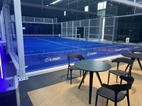 Terrain de padel panoramique de type WPT 20m*10m, nouvelle technologie KDK, verre trempé de 12 mm, revêtement en gazon bouclé, modèle PW 006, garantie 3 ans