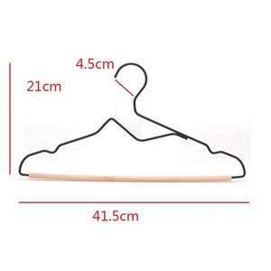 شماعات معدنية خشبية حديثة الأكثر مبيعًا ، شماعات حديد زان من دون انزلاق ، شماعات ملابس من الخشب الصلب الحديدي - Product Image 6