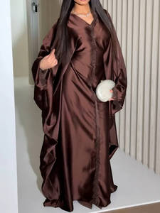 Abito Lungo Abaya di Lusso Mexizo con Maniche a Pipistrello e Dettagli in Pizzo per Donne Musulmane, Moda Islamica Modesta di Dubai - Product Image 6
