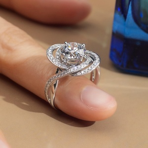 Anillo de Diamante Redondo Personalizado de Oro de 18K MSR-1582, Diamante de Laboratorio de 1.91ct D VVS2 - Product Image 5