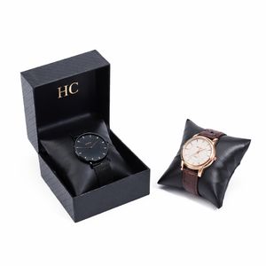 กล่องนาฬิกาดีไซน์ใหม่สุดหรู กล่องของขวัญเครื่องประดับหนัง PU แบบฝาพับแข็งแรง พร้อมหมอนหนังสำหรับนาฬิกา  ลายนูนโลโก้ตามสั่ง ราคาโรงงาน - Product Image 2