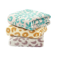 Serviette à cheveux en microfibre motif léopard, super absorbante, séchage mains libres, réduit les frisottis, la casse et les dommages thermiques, ajustement sécurisé pour enfant et adulte