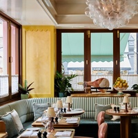 Meubles de restaurant en cuir vert rayé durable, table et chaise de bistrot de haute qualité