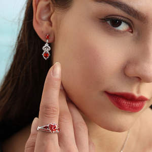 स्टर्लिंग चांदी शादी के गहने में लक्जरी लाल घन ज़िरकॉन स्टड - Product Image 4